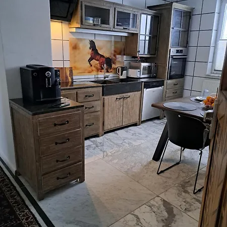 Apartment Antike Wohnmoeglichkeit Kurz Und Langfristig 100qm 1og *